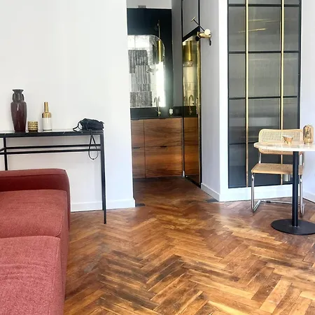 Aleje Jerozolimskie Apartment *